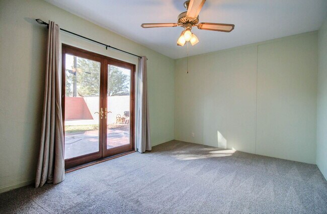 Building Photo - 1301 W Mulberry Dr