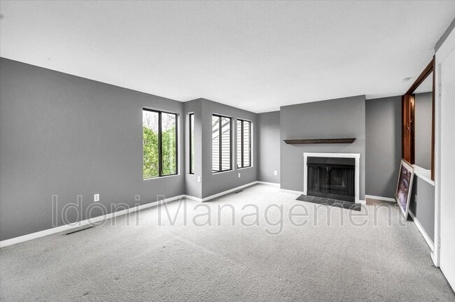 Building Photo - 78 Shepards Knoll Dr