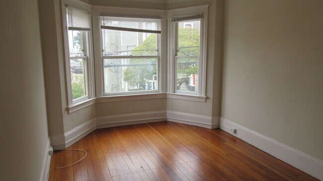 Building Photo - 1333 Lyon St