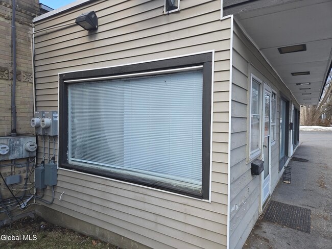 Building Photo - 318 Ridge St