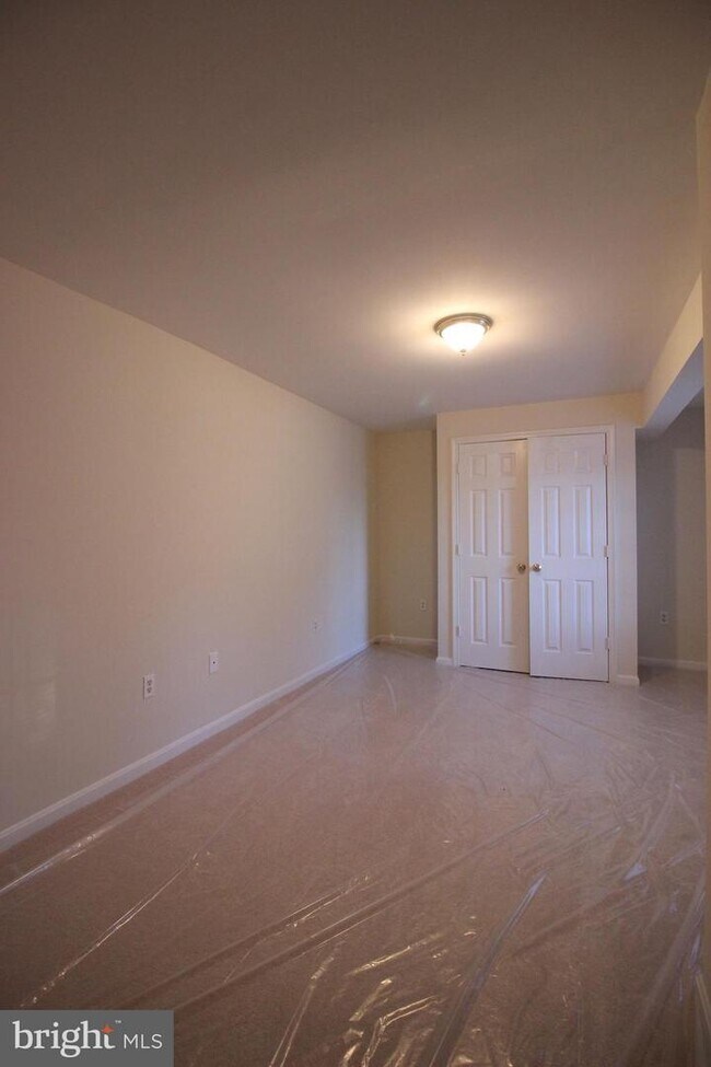 Building Photo - 14 Stratford Hall Ct