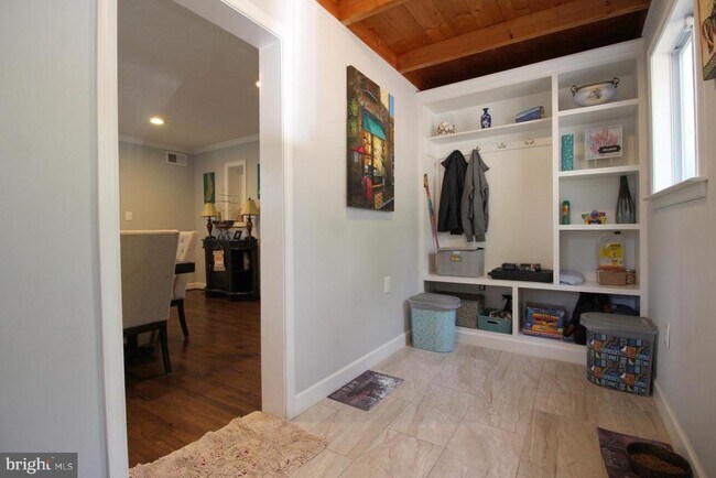 Building Photo - 3287 Annandale Rd