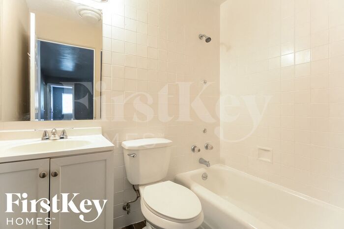 Building Photo - 3060 Blackwood Dr