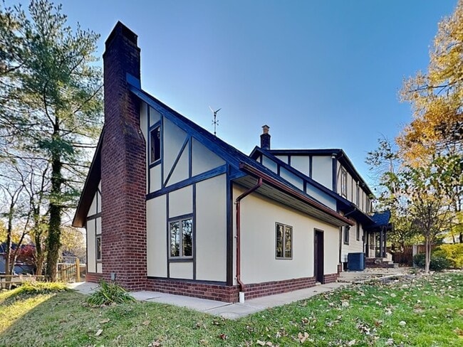 Building Photo - 414 Spring Ave