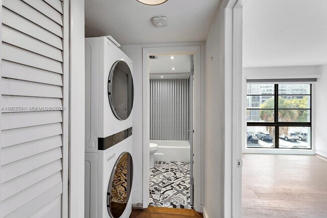 Building Photo - 100 Ocean Ln Dr