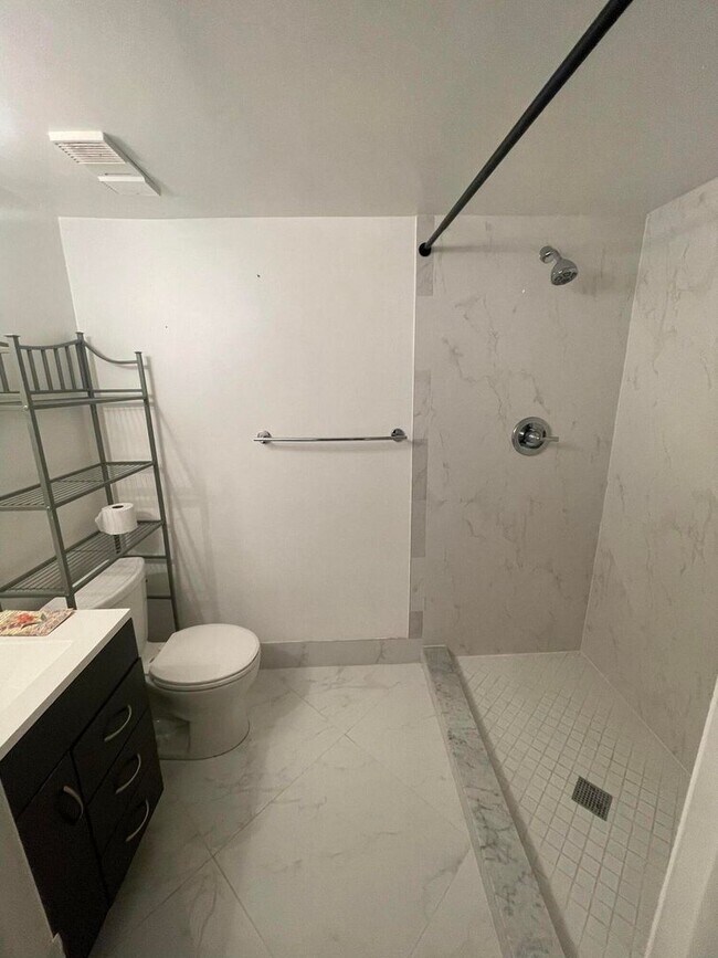 Building Photo - 2358 NW 37th Ave