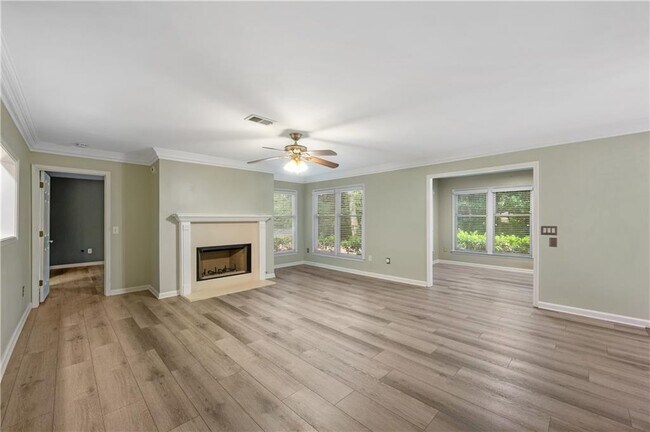 Building Photo - 601 Abingdon Way NE
