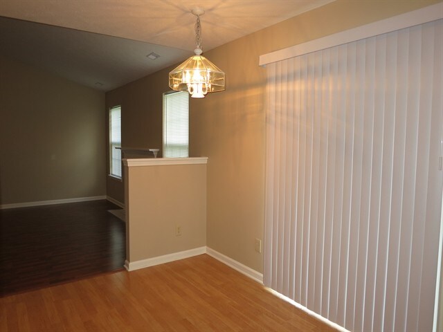 Building Photo - 3836 Rosefinch Circle