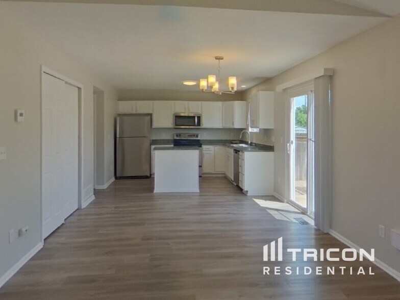 Building Photo - 1285 Lords Hill Dr