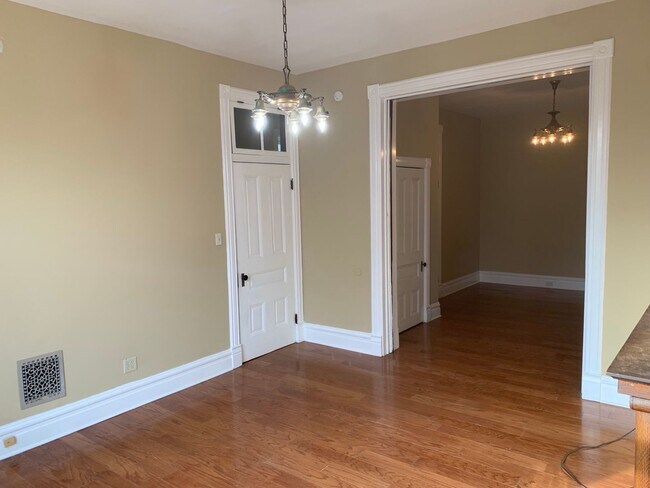 Building Photo - 3129 Shenandoah Ave