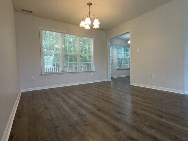 Building Photo - 107 Sabrina Dr