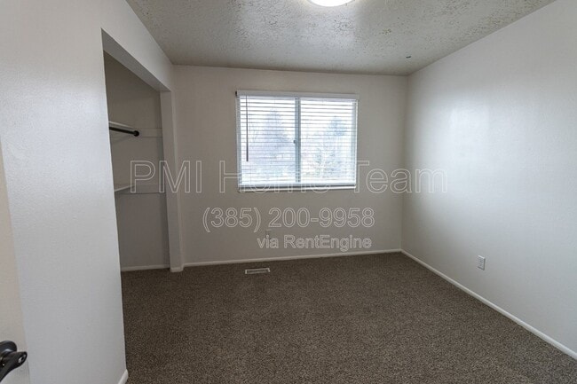 Building Photo - 1312 Roger Cir