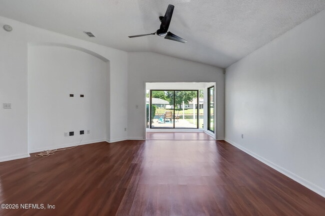 Building Photo - 566 Longmill Ln