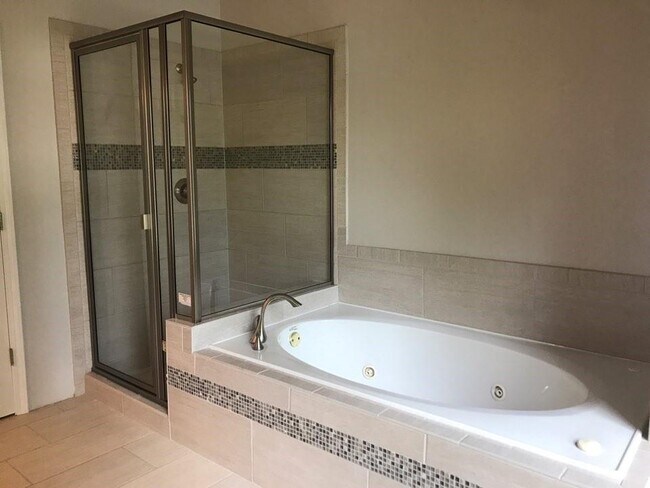 Building Photo - 3525 Montvale Xing