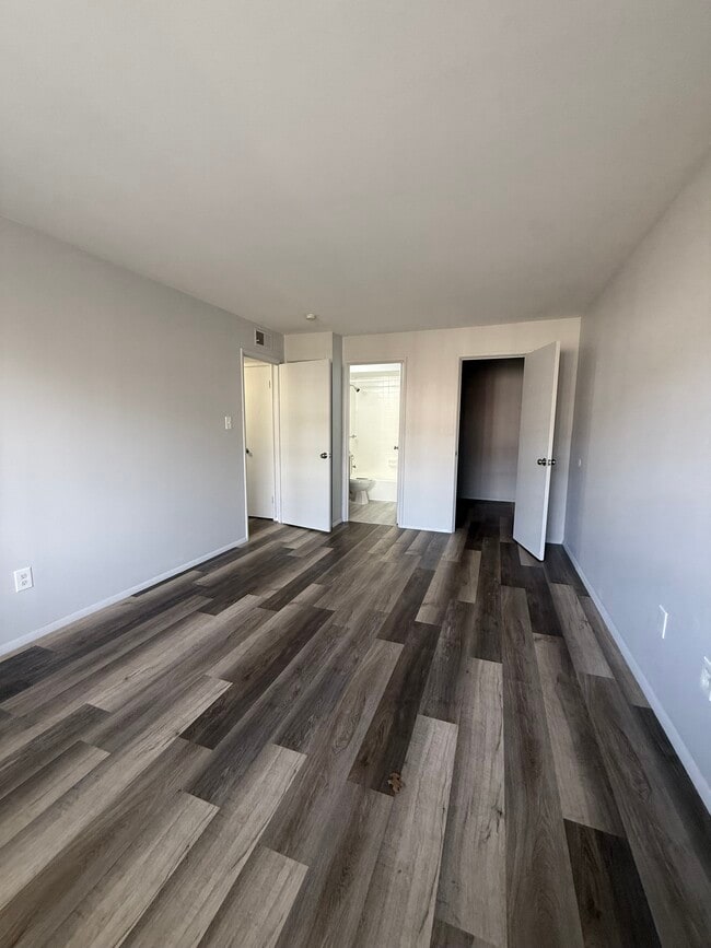 Building Photo - 2969 Four Towers Dr