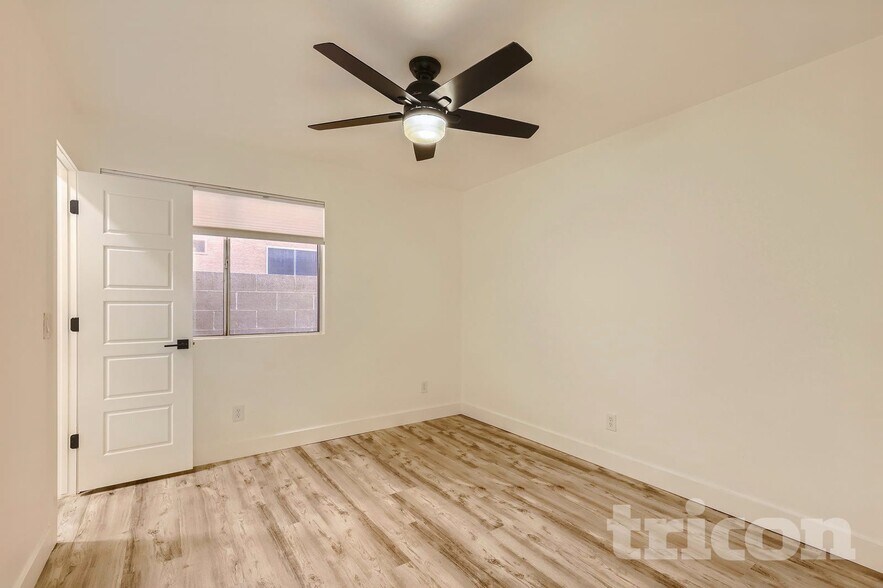 Building Photo - 4141 W Fallen Leaf Ln