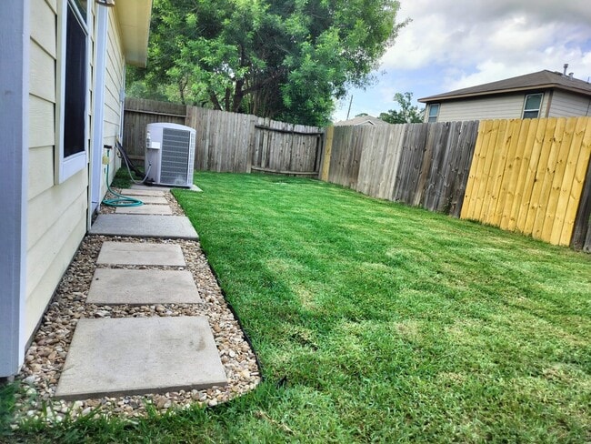 Building Photo - 21242 Linden House Ct