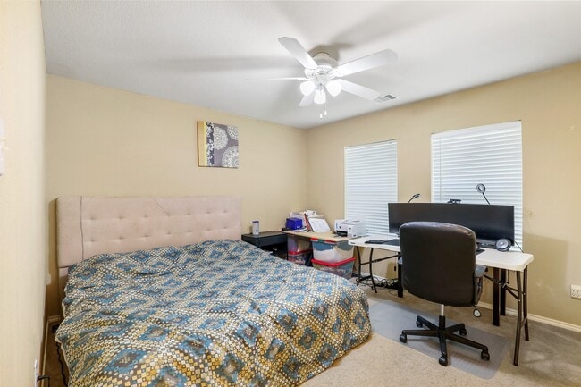 Building Photo - 17611 Haywood Oaks Dr