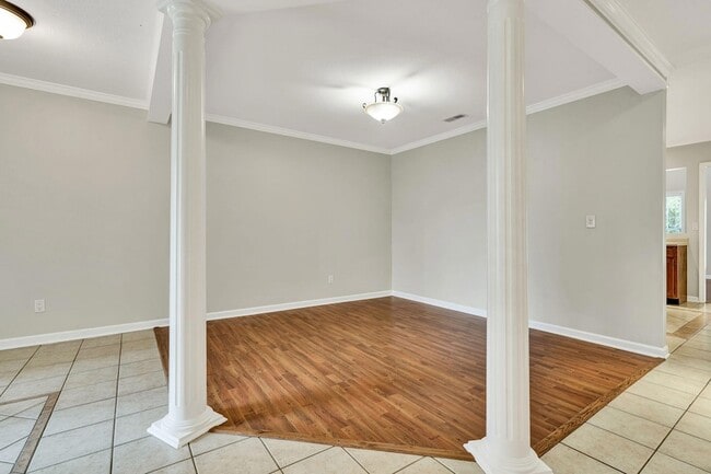 Building Photo - 3064 Igou Crossing Dr