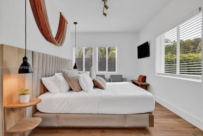 Building Photo - 901 NW 7th Street Rd