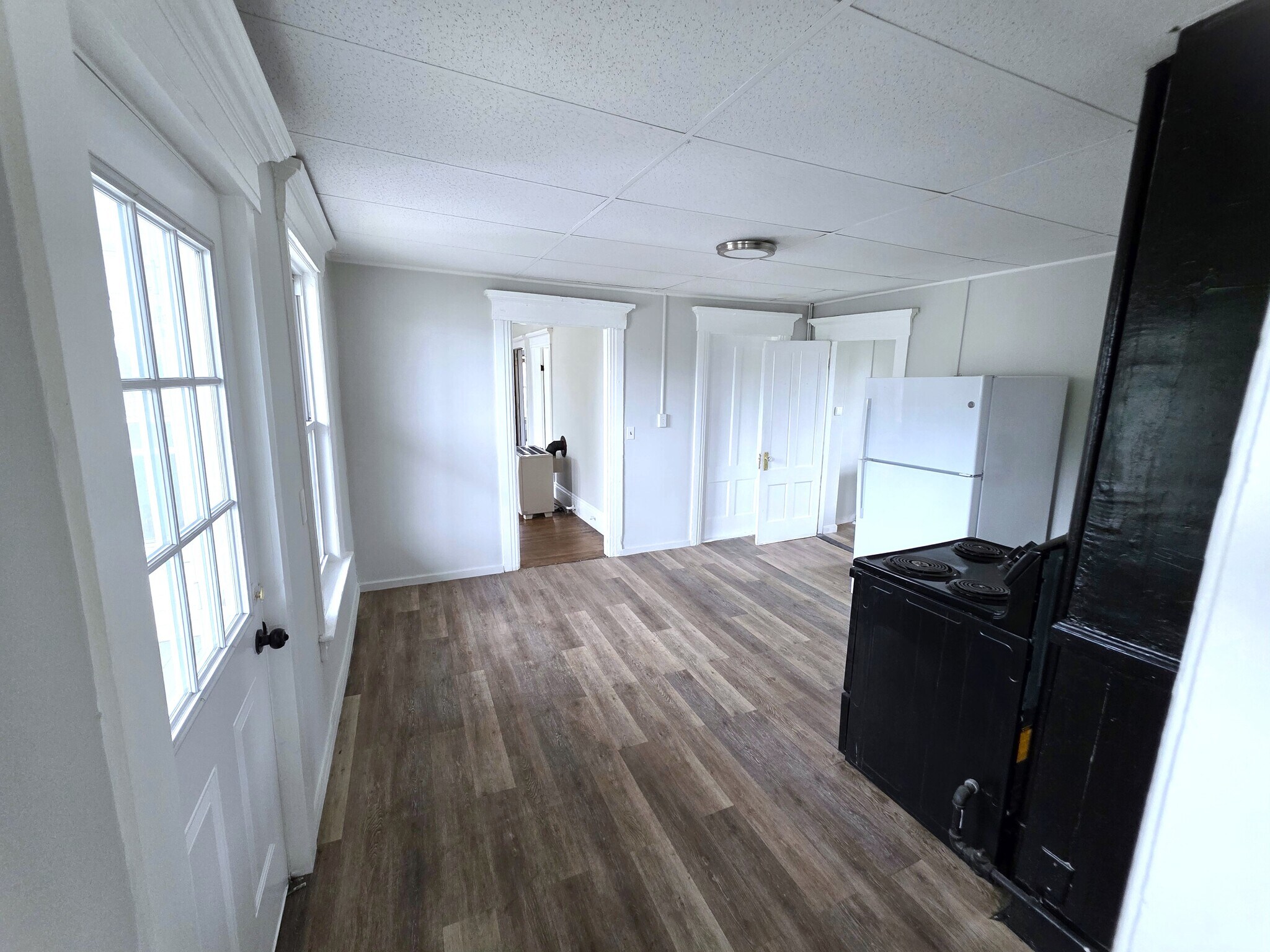 Dining area - 357 Central St