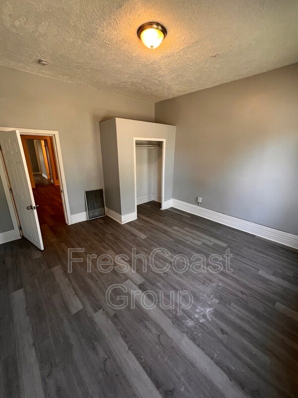 Building Photo - 3318 W 30th St