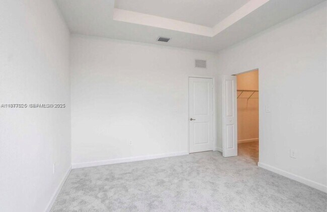 Building Photo - 26459 SW 148th Ave