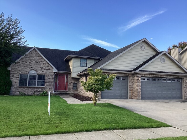 Primary Photo - 2006 Oak Forest Dr