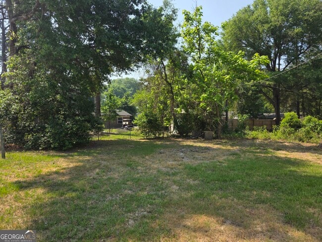 Building Photo - 309 E 3rd St