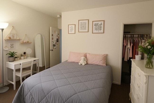 Building Photo - 66 Hungerford Terrace