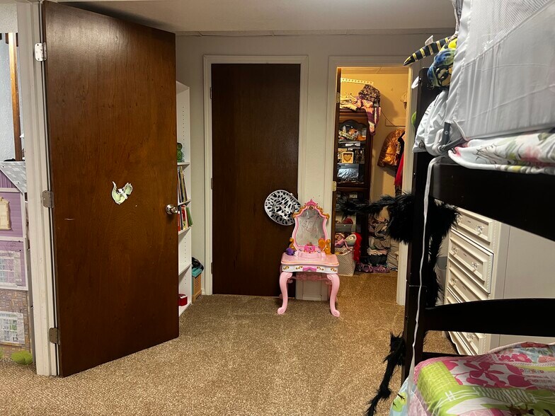 Building Photo - 3685 Deep Haven Dr