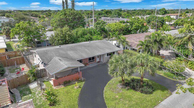 Building Photo - 5133 NE 18th Terrace