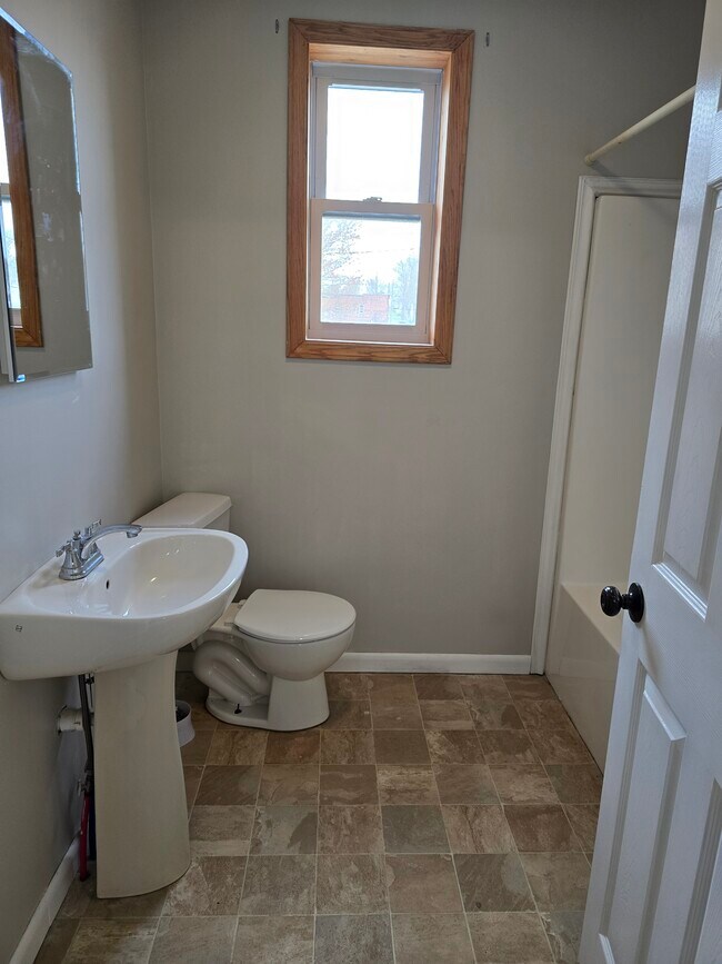 Building Photo - Hamilton Ave