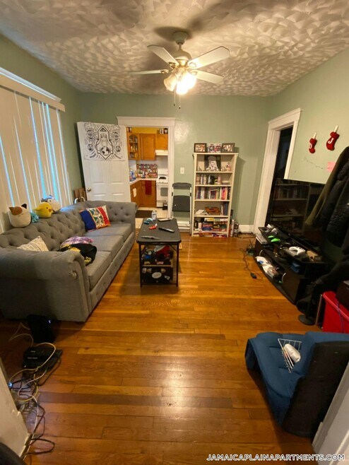 Building Photo - 44 Day St