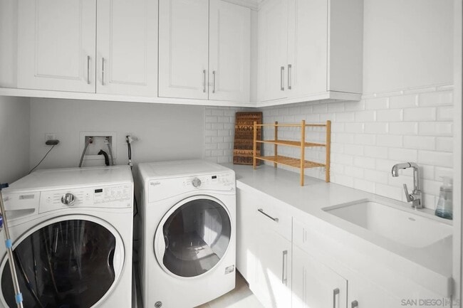 Building Photo - 712 E Avenue Unit