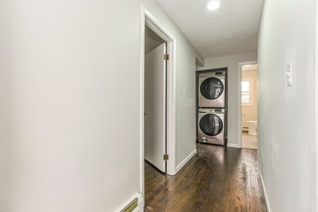 Building Photo - 140 Nash St