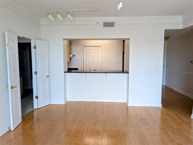 Building Photo - 345 Bayshore Blvd