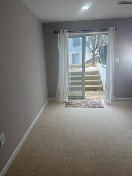 Building Photo - 5122 Lake Terrapin Dr