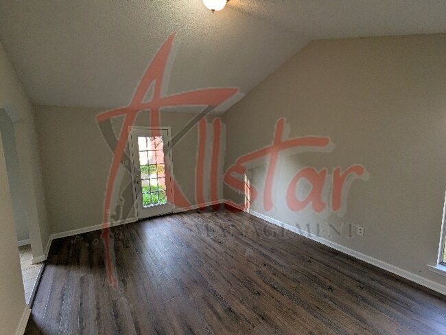 Building Photo - 3815 Shadow Oaks Pkwy