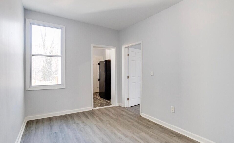 Building Photo - 3007 Oakley Ave