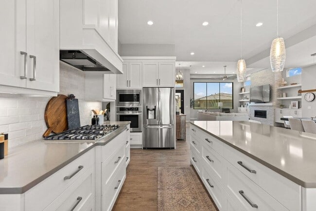 Building Photo - Beautiful 4 Bedroom Home!