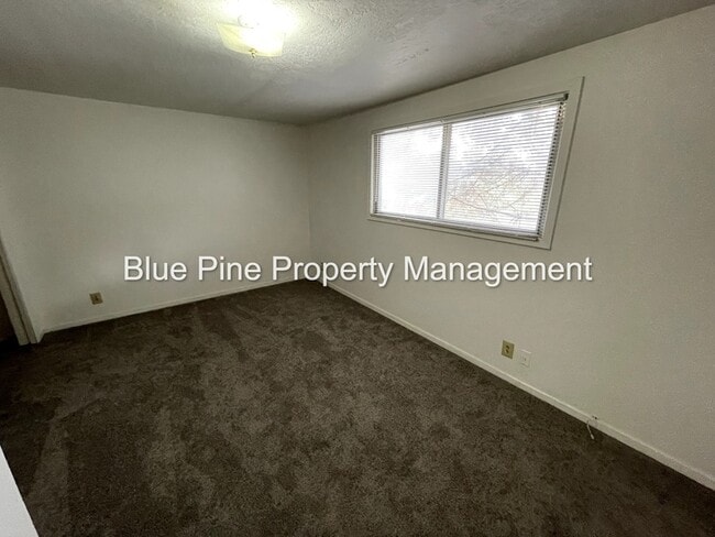 Building Photo - 450 H St