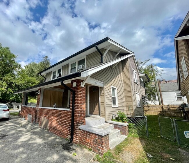 Building Photo - 2405 E 16th St