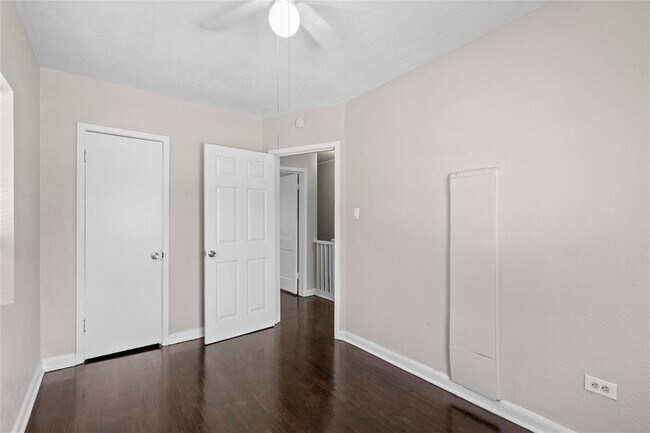 Building Photo - 818 3rd St N