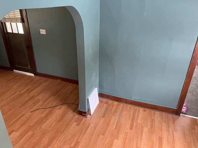 Building Photo - 3 bedroom home