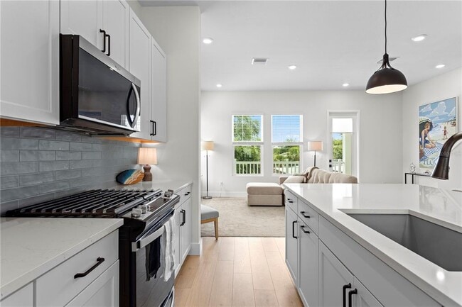 Building Photo - 114-121 21st St N