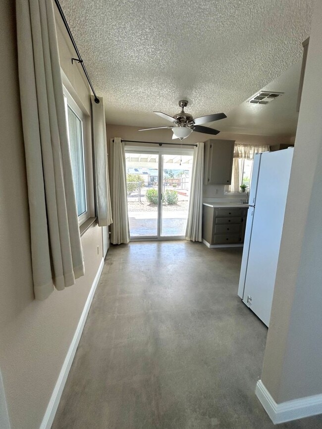 Building Photo - NEWLY RENOVATED 2 BEDROOM 1 BATHROOM HOME