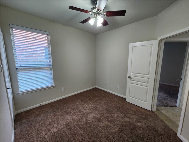 Building Photo - 10022 Western Pine Trail