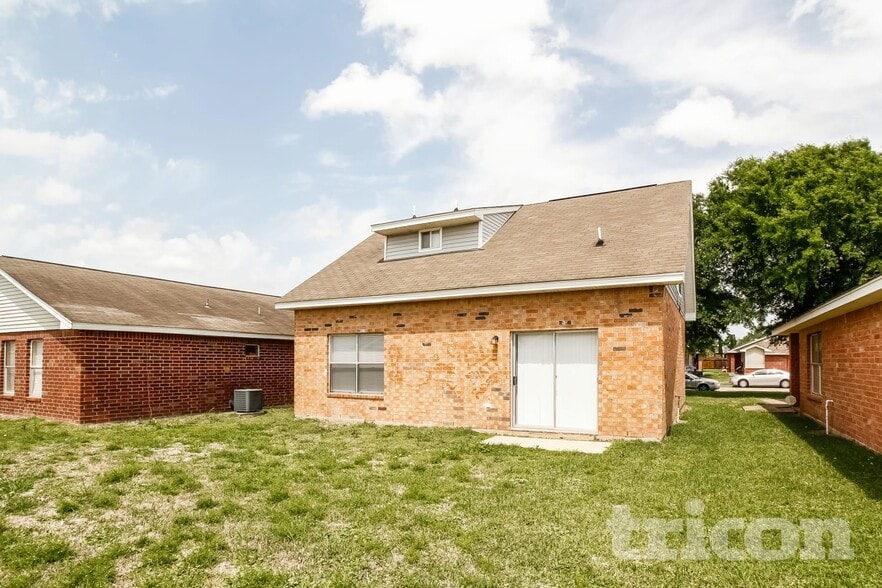 Building Photo - 3119 Kelling St