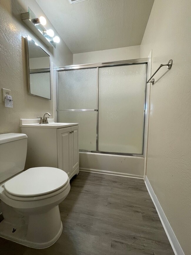 Building Photo - Charming 3-Bedroom Home with Bonus Room and Spacious Yard – Available Now!